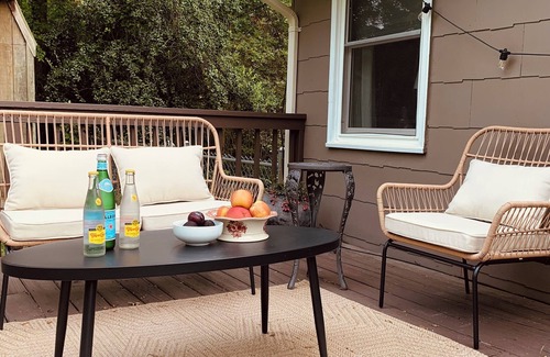 Old Irving Park House | Cozy Cottage in Beautiful Irving Park
