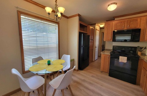 Big Pine Key House | Cozy Cottage in Big Pine Key – 35 Min to Key West, Pool & Free Parking