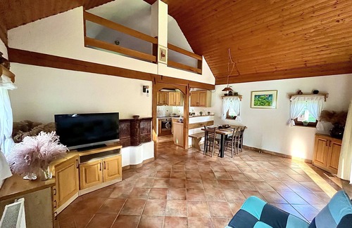 Sentjernej Cottage | Cozy cottage in countryside near lake and lots of nature