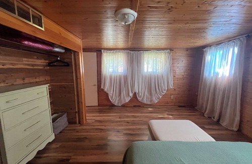 Crystal Beach Cottage | Cozy cottage in Crystal Beach