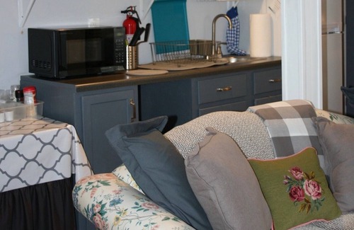 Tyler Cottage | Cozy Cottage In Historical District-Monthly Rental Only