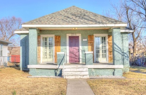 Joplin Cottage | Cozy Cottage in Joplin