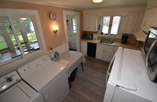 Bonnet Shores Cottage | Cozy cottage in lovely Bonnet Shores