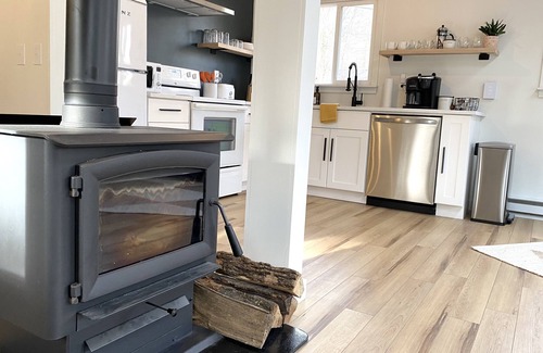 Locust Lake Village Cottage | Cozy Cottage in Locust Lake w/Seasonal Lake Views