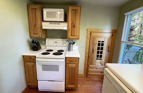 Asheville Cabin | Cozy cottage in mountains 2.2 miles from downtown or 10 dollars on uber