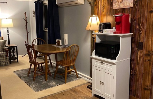 Portersville Cottage | Cozy cottage in Portersville close to Moraine & McConnells Mill State Parks
