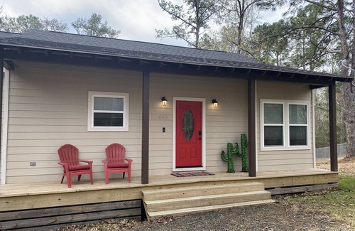 Brookeland Cottage | Cozy Cottage in Rayburn Country-Pet Friendly-King Suite/Pool Table! Sleeps 10