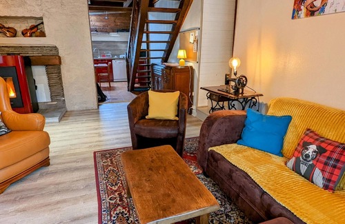 Saint-Bresson Cottage | Cozy cottage in Saint-Bresson with private garden and WIFI