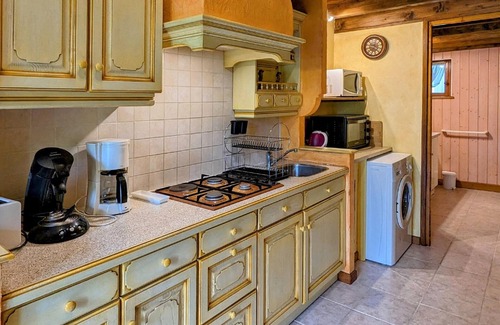 Saint-Bresson Cottage | Cozy cottage in the Vosges with fireplace and garden