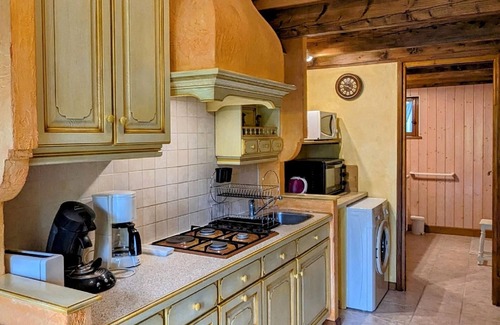 Saint-Bresson Cottage | Cozy cottage in the Vosges with fireplace and garden