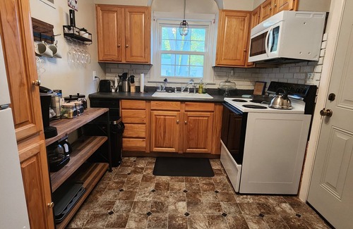 Terre Haute House | Cozy Cottage in Terre Haute w/3-bedrooms