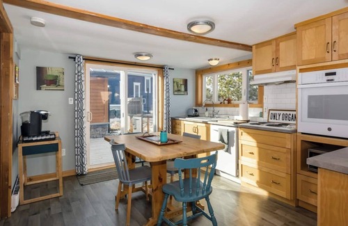 Downtown St. John's House | Cozy Cottage In The City With A View!