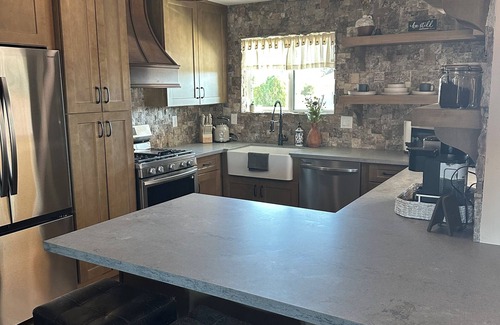 Sun City House | Cozy Cottage in the Desert in peaceful Sun City with AC, WiFi