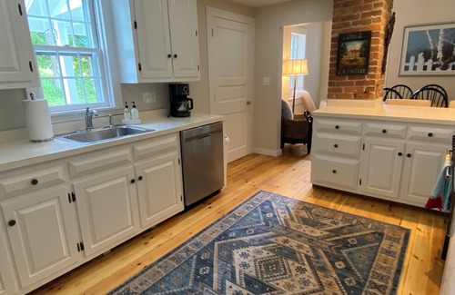 Dorset House | Cozy cottage in the Dorset Hollow. Mountain views, patio & stream. Pet friendly!