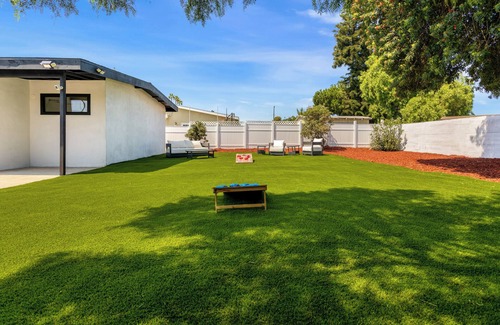 Imperial Beach Cottage | Cozy cottage in enchanting Imperial Beach with WiFi, AC on a super quiet street.