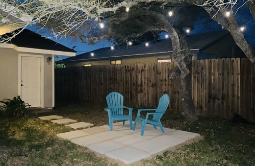 Aransas Pass Cottage | Cozy cottage minutes away from great fishing and ferry to the island!