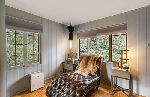 Asheville Cottage | Cozy cottage minutes from downtown Asheville with a countryside feel