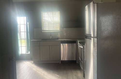 Cedar Hill House | Cozy Cottage nCedar Hill nWelcoming house with AC in charming Cedar Hill