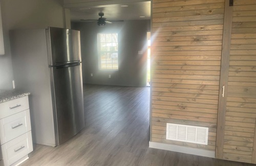 Cedar Hill House | Cozy Cottage nCedar Hill nWelcoming house with AC in charming Cedar Hill