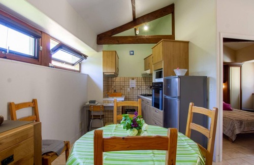 La Roque-Gageac Cottage | Cozy Cottage Near Top French Villages, Forest Views, BBQ, Baby Gear