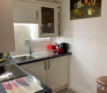 Caernarfon House | Cozy Cottage - Near Brew Pub/Snowdonia National Park.