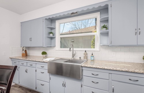 Hanford House | Cozy Cottage near downtown Hanford