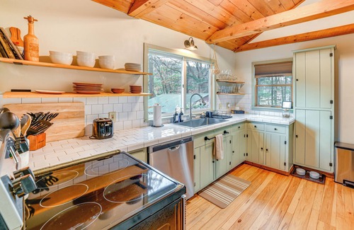 Callicoon Cottage | Cozy Cottage Near Hiking & Skiing!