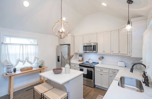 Donelson Hills House | Cozy Cottage Near Opryland