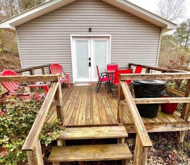 Iuka House | Cozy Cottage near Pickwick