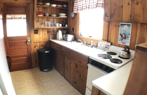 Orleans Cottage | Cozy Cottage Near Rock Harbor (2223)