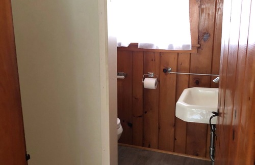 Orleans Cottage | Cozy Cottage Near Rock Harbor (2223)