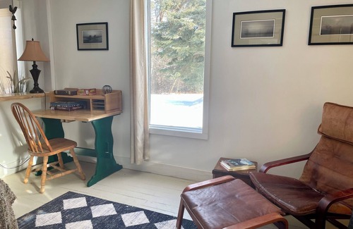 Central Alberta Cottage | Cozy Cottage near Ski Hill Retreatn-Sleeps 4