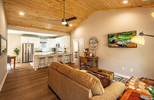 Dahlonega Cottage | Cozy Cottage Near the Lake