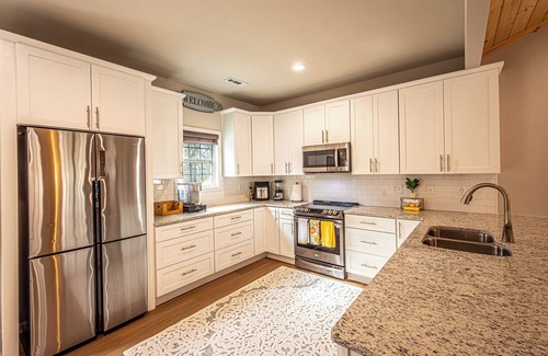 Dahlonega Cottage | Cozy Cottage Near the Lake