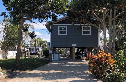 Saint James City House | Cozy Cottage on Direct Access Canal with Boat Lift