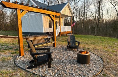 Dry Ridge House | Cozy Cottage on 250 Acre Dairy Farm Near Ark