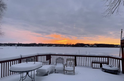 Alto Cottage | Cozy Cottage on a All Sport Lake, Grand Rapids Area