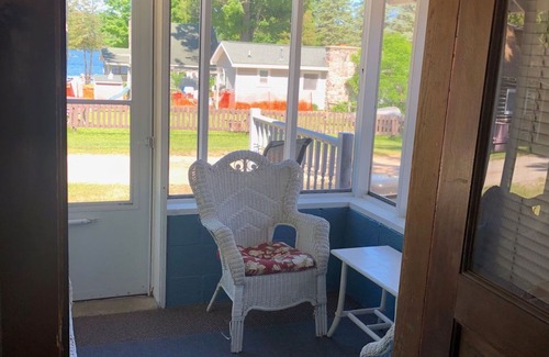 Bellaire Cottage | Cozy Cottage on a beautiful Beach Resort in Northern Michigan