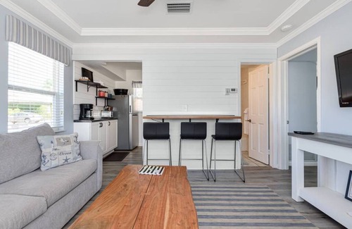 Nokomis Condo | Cozy cottage on Casey Key