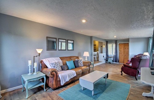 Moriarty House | Cozy Cottage on Farm, By Albuquerque and Santa Fe