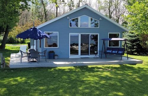 Green Bay Villa | Cozy Cottage on Green Bay