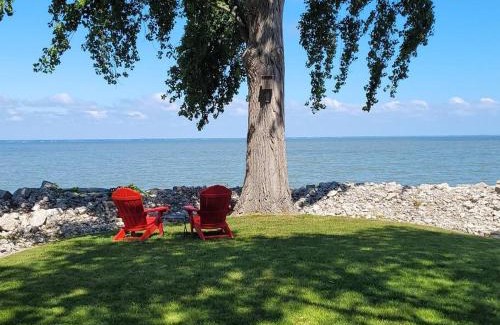 Green Bay Villa | Cozy Cottage on Green Bay