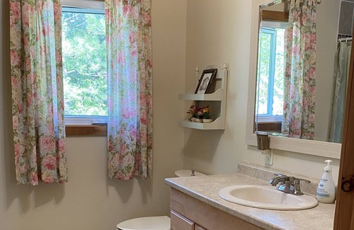 Thorne Cottage | Cozy Cottage on Lac Kipawa