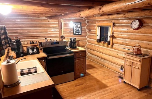 Houghton Cabin | Cozy cottage on Portage Lake