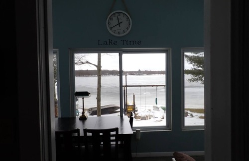 White Cloud Cottage | Cozy cottage on Robinson lake