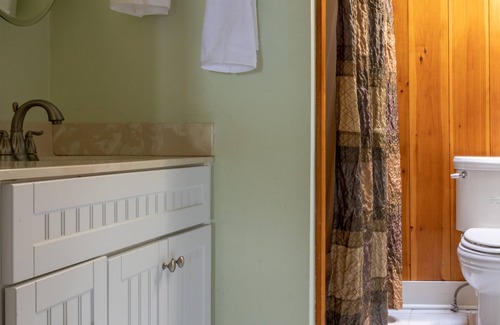 Skaneateles Cottage | Cozy Cottage on Skaneateles Lake