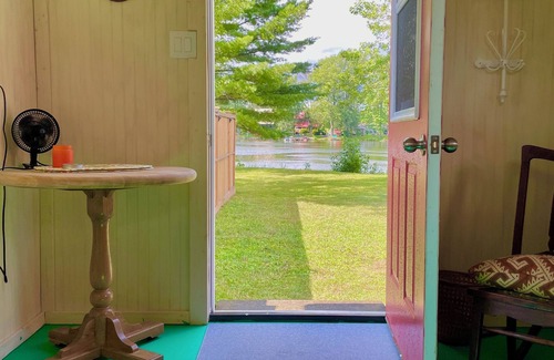 Quinte West Cottage | Cozy Cottage on the Trent