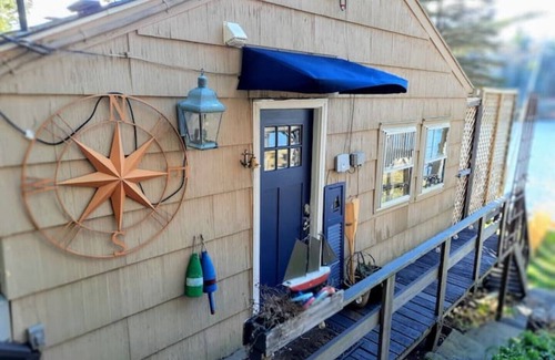 Otis Cottage | Cozy Cottage on the Lake