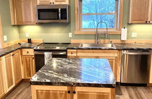 Manistique Cottage | Cozy Cottage on the lake w/all new remodel
