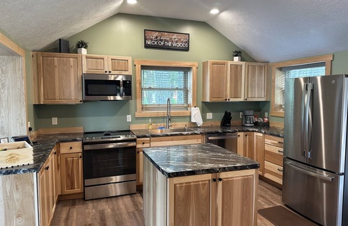 Manistique Cottage | Cozy Cottage on the lake w/all new remodel